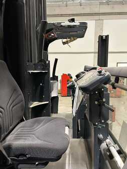 Schmalgangstapler 2022  Linde K (3)