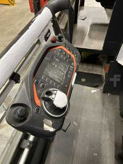 Schmalgangstapler 2022  Linde K (7)