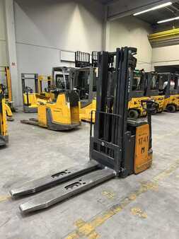 Hochhubwagen 2013  Still EGV 20 (2)