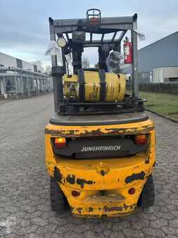 Gas truck 2017  Jungheinrich TFG 425 (3)