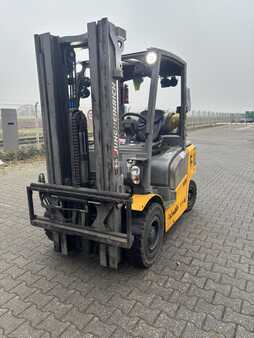 Gas truck 2017  Jungheinrich TFG425 (1)