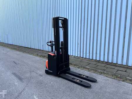 Pallet Stackers 2015  BT SWE140L Endunden fertig (4)