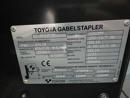 Treibgasstapler 2023  Toyota 02-8FGJF35 2023 DZH (14)