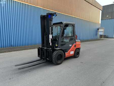 Treibgasstapler 2023  Toyota 02-8FGJF35 2023 DZH (3)