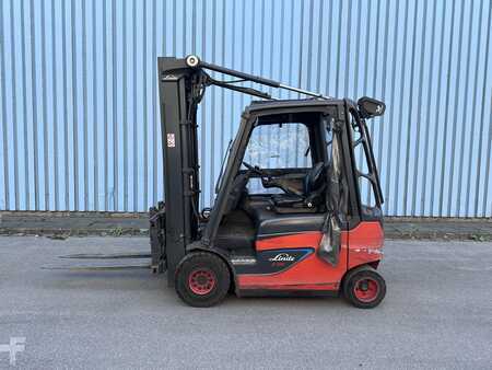Eléctrico - 4 rodas 2020  Linde E25-01 Lithium Triplex ZVG DZH (2)