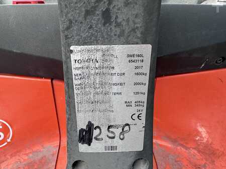 Apilador eléctrico 2017  Toyota SWE160L Initialhub Triplex 4800mm (12)