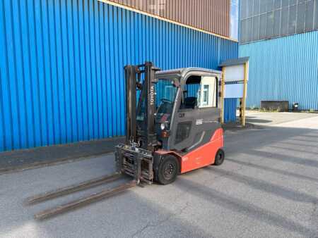 Elektro 4 Rad  Toyota 8FBMT25 DZH ZVG (2)