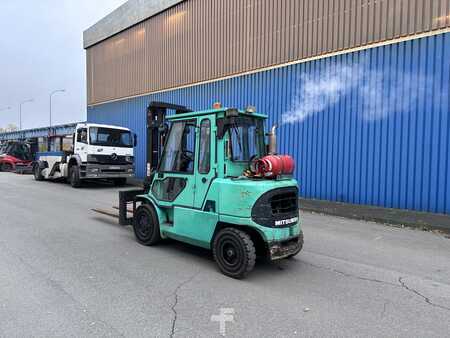 Treibgasstapler  Mitsubishi FG40K 4Ton Gas Fork Positioner (8)