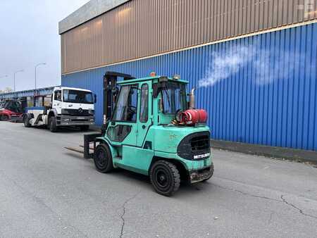 Treibgasstapler  Mitsubishi FG40K 4Ton Gas Fork Positioner (9)