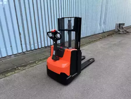 Hochhubwagen 2021  Toyota SWE200D 2021 Doppelstock (2)