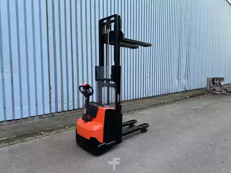 Hochhubwagen 2021  Toyota SWE200D 2021 Doppelstock (8)