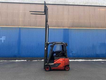 Elektrisk- 4 hjul  Linde E20PH-02 Triplex Halbkabine SS & ZVG (10)