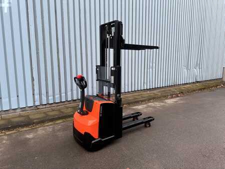 Pallet Stackers 2019  Toyota SWE200D Kundenfertig Aufbereitet (11)