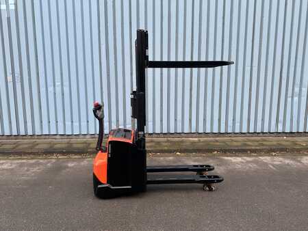 Pallet Stackers 2019  Toyota SWE200D Kundenfertig Aufbereitet (13)