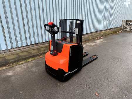 Pallet Stackers 2019  Toyota SWE200D Kundenfertig Aufbereitet (2)