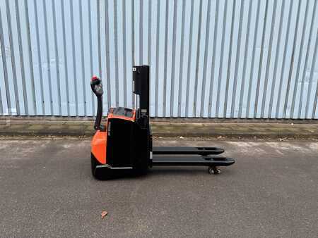 Pallet Stackers 2019  Toyota SWE200D Kundenfertig Aufbereitet (5)