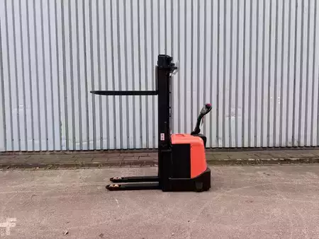Ledstaplare gå 2015  Toyota SPE160 refurbished old model triplex (2)
