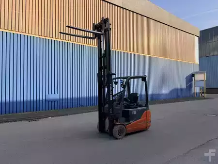 Eléctrico - 3 rodas 2015  Toyota 8FBET18 (10)