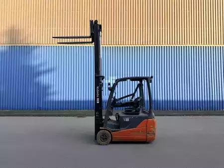 Eléctrico - 3 rodas 2015  Toyota 8FBET18 (11)