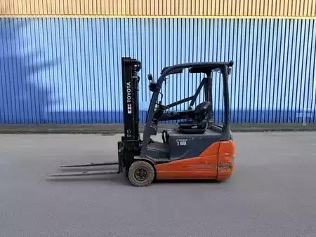 Eléctrico - 3 rodas 2015  Toyota 8FBET18 (2)