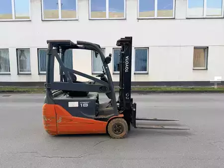 Eléctrico - 3 rodas 2015  Toyota 8FBET18 (5)