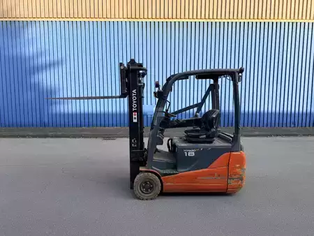 Eléctrico - 3 rodas 2015  Toyota 8FBET18 (9)