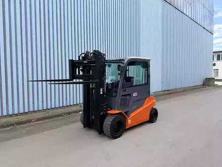 Eléctrico - 4 rodas 2019  Toyota 8FBMT50 client-ready Positioner double pedal (4)