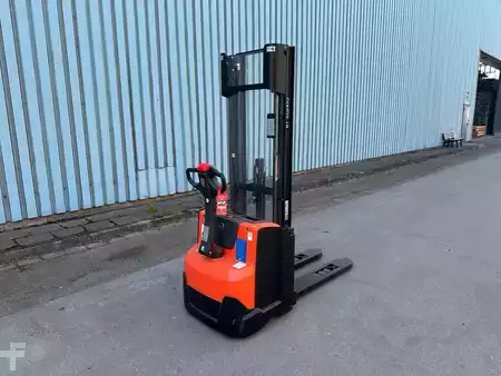 Hochhubwagen 2014  BT/Toyota SWE120 (2)