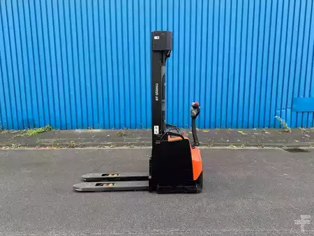 Hochhubwagen 2017  BT/Toyota SWE145 (3)