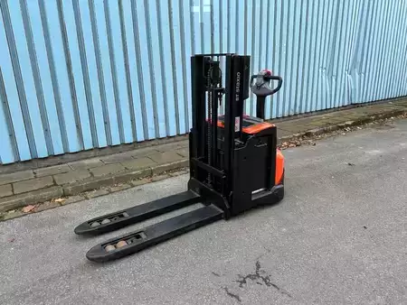 Hochhubwagen 2018  BT/Toyota SWE200D (7)