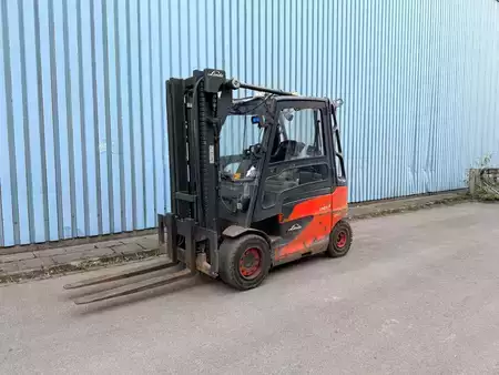 Elektromos 4 kerekű - Linde E40 / 600H (2)