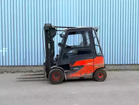 Elektromos 4 kerekű - Linde E40 / 600H (3)