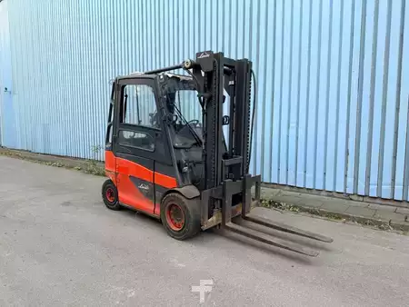 Elektromos 4 kerekű - Linde E40 / 600H (7)