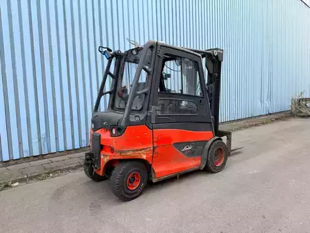 Elektromos 4 kerekű - Linde E40 / 600H (8)