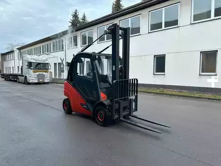 Treibgasstapler 2017  Linde H25T-01 (4)
