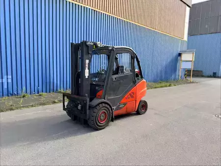 Treibgasstapler 2018  Linde H30T-02 (2)