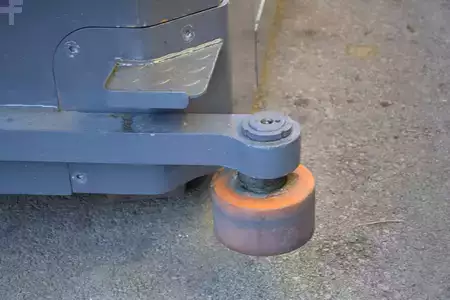 Container truck 2001  Baumann EVU25 (8)