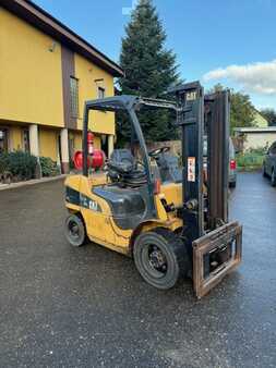 LPG Forklifts 2010  CAT Lift Trucks 2 (3)