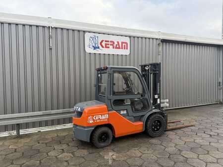 Carretilla elevadora diésel 2007  Toyota 52-8FDJF35 (9)