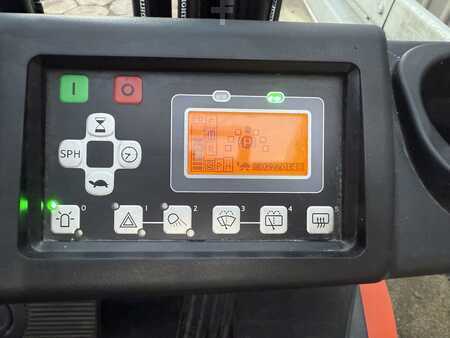 Elektromos 3 kerekű 2018  Toyota 8FBE20T (9)