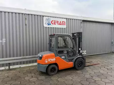 Empilhador diesel 2007  Toyota 52-8FDJF35 (4)