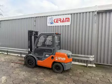 Empilhador diesel 2007  Toyota 52-8FDJF35 (7)