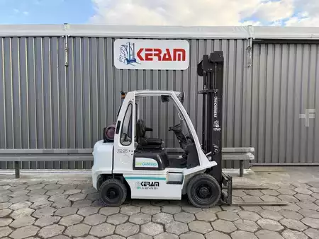 Nestekaasutrukki 2018  Unicarriers U1D2A25LQ (4)