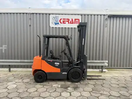 Carretilla elevadora diésel 2012  Doosan D25 (1)