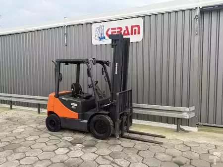 Carretilla elevadora diésel 2012  Doosan D25 (2)