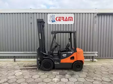Carretilla elevadora diésel 2012  Doosan D25 (4)