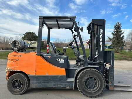 Propane Forklifts 2018  Doosan G45S-5 (1)