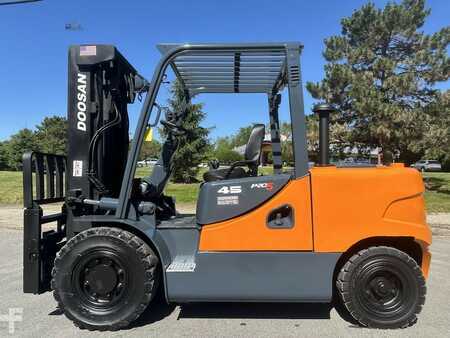 Diesel Forklifts 2012  Doosan D45S-5 (3)