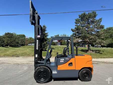 Diesel Forklifts 2012  Doosan D45S-5 (4)