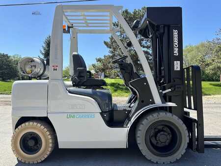 Diesel Forklifts 2013  Nissan MUG1F2A30DV (1)